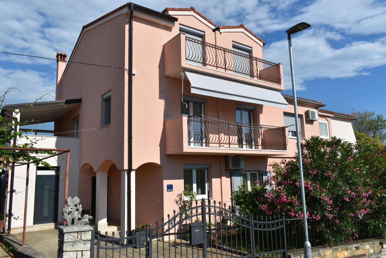 רוביני Studio Max With Parking מראה חיצוני תמונה